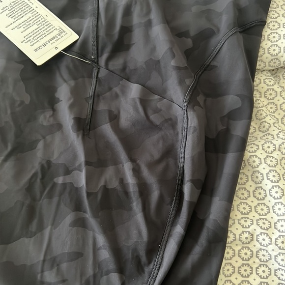 Lulu Lemon align 23 black camouflage leggings with pockets - Picture 6 of 8